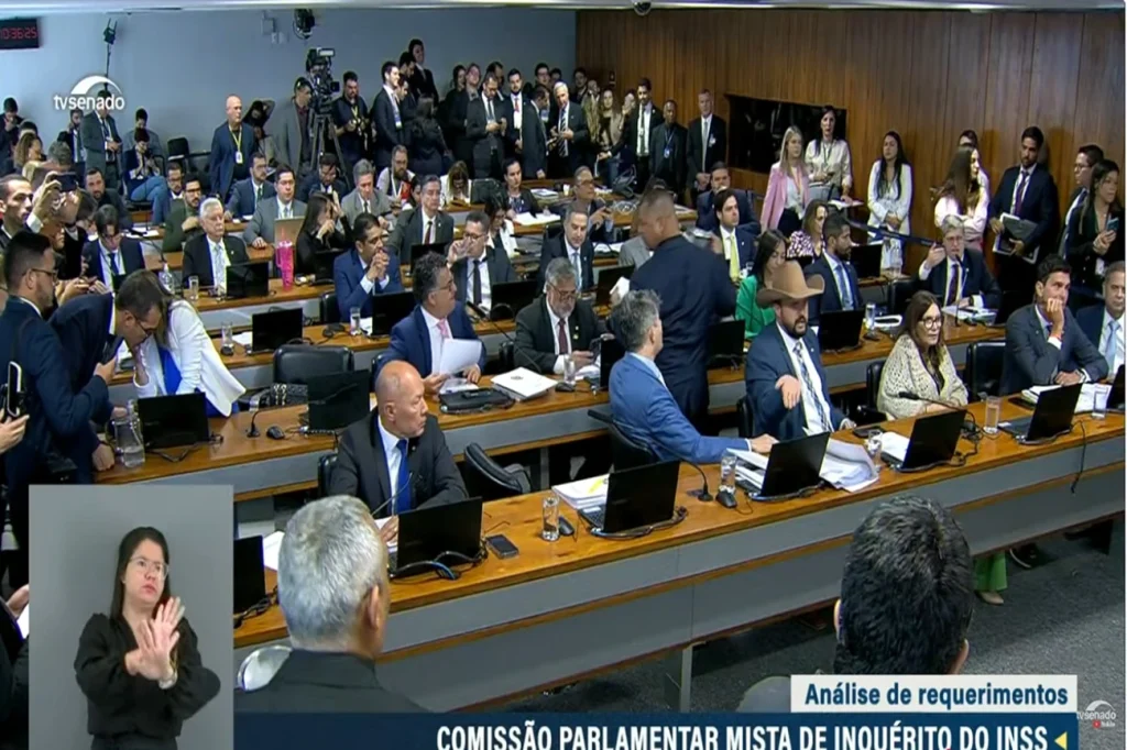 CPMI do INSS volta aos trabalhos com confusão generalizada