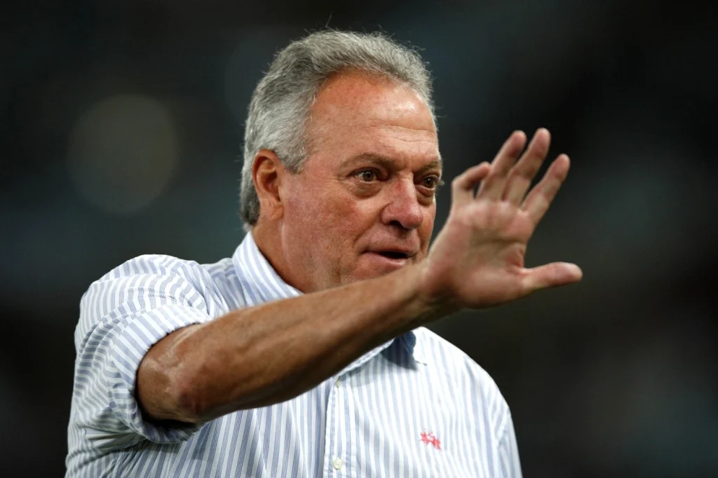 Abel Braga se pronuncia após comentário homofóbico. Confira