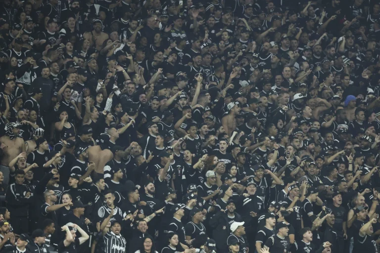 FPF proíbe Gaviões da Fiel de frequentar estádios hoje