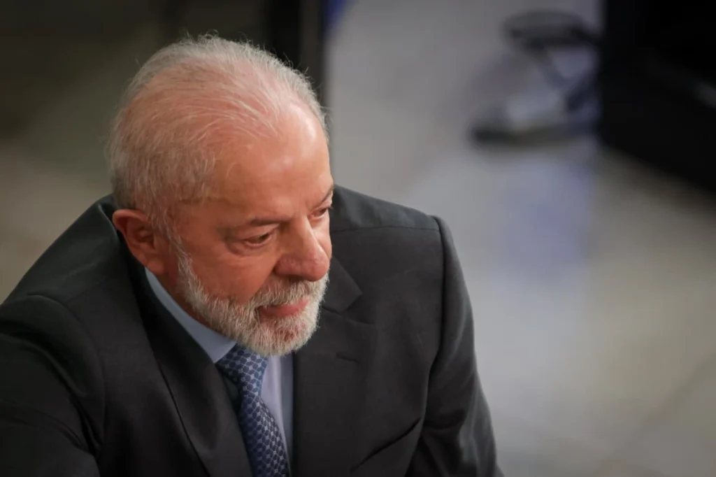 Lula se reúne com ministros em meio a impasses com o Congresso