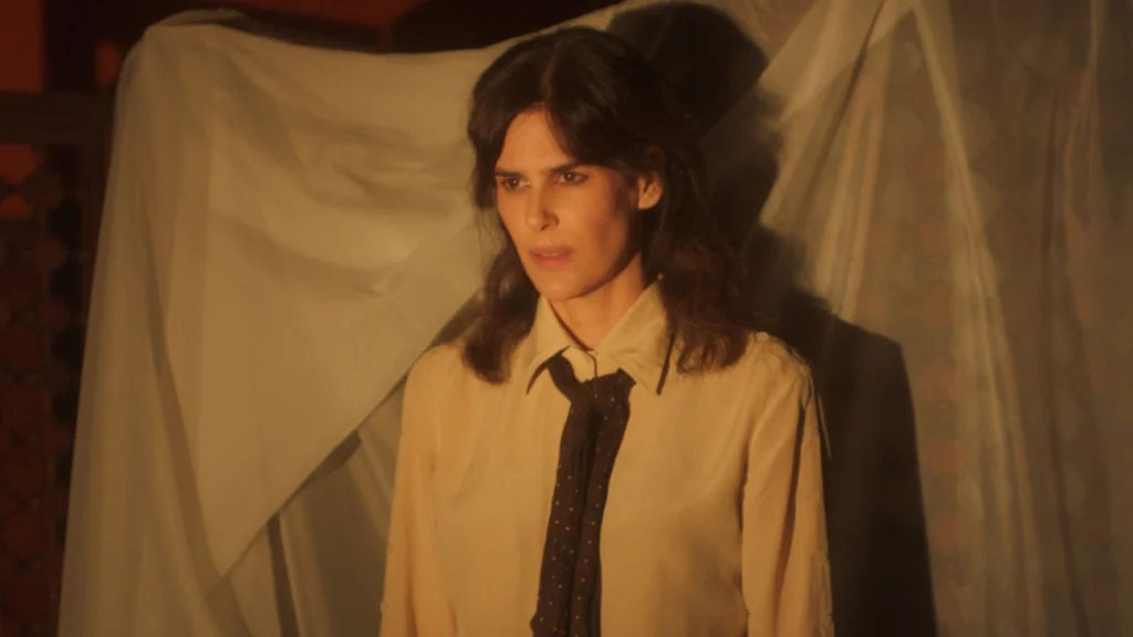 ‘Não queria que tivesse cara de filme de época’: diretora comenta escolha estética de ‘Cyclone’ ‘Não queria que tivesse cara de filme de época’: diretora comenta escolha estética de ‘Cyclone’