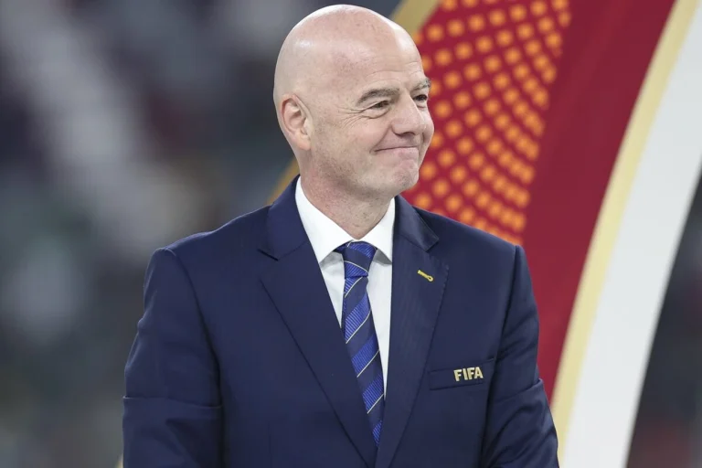 Presidente da Fifa parabeniza Flamengo pelo título da Libertadores