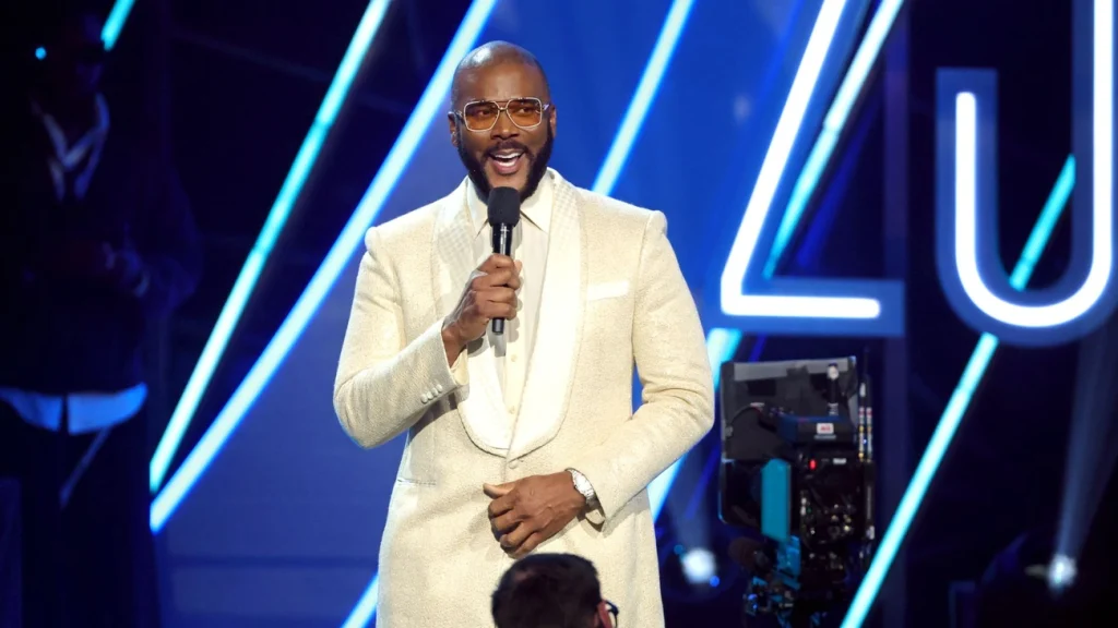 Tyler Perry processado por agressão sexual agora por US$ 77 milhões Tyler Perry processado por agressão sexual agora por US$ 77 milhões