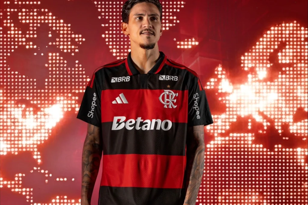 Flamengo lança novo uniforme 2026 agora com fotos exclusivas