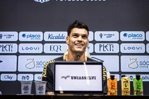 Brazão Revela: Como eu gerencio oito ofertas de clubes sem deixar o Santos