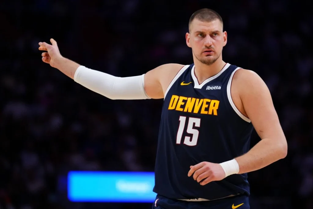 Jokic lidera disputa por MVP da NBA mesmo lesionado agora Jokic lidera disputa por MVP da NBA mesmo lesionado agora