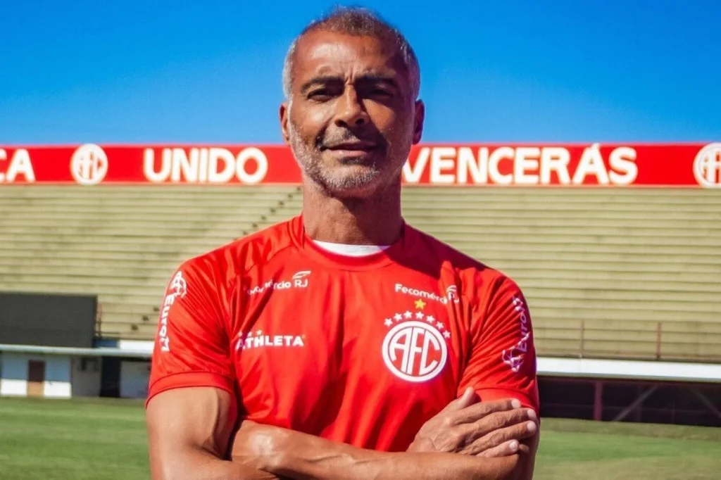 Romário aponta centroavante ideal para Seleção e o melhor candidato é este jovem promissor, Kaio Jorge