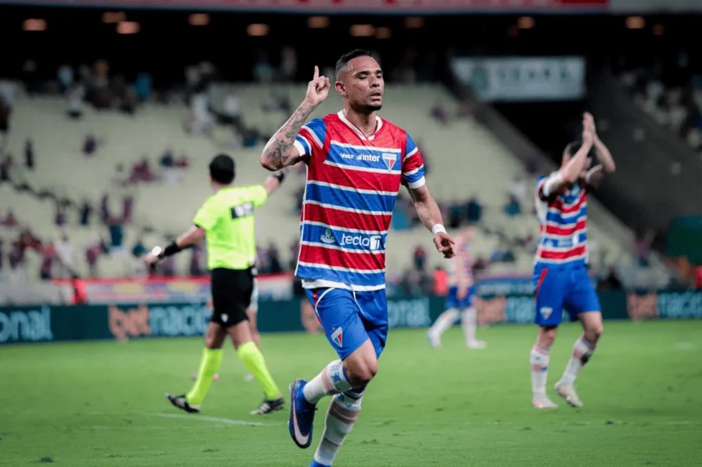 Fortaleza vence no Estádio Castelão, garante classificação e premiação de R$ 1,5 milhão Fortaleza vence no Estádio Castelão, garante classificação e premiação de R$ 1,5 milhão