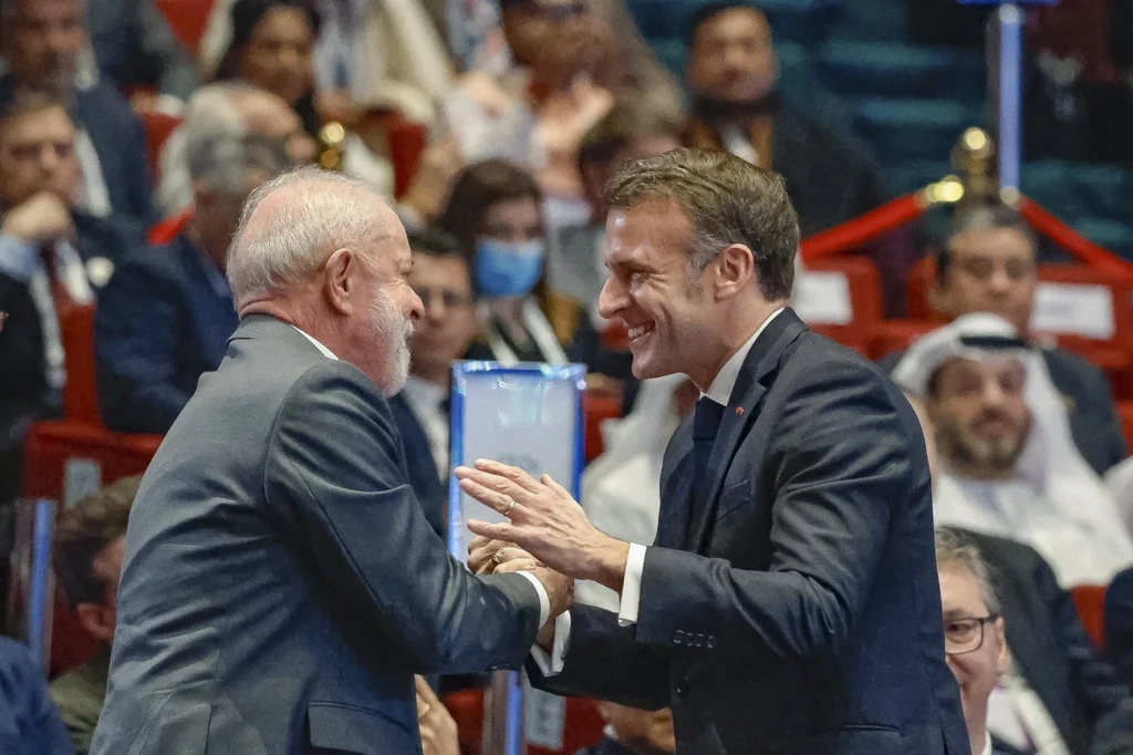 Lula recebe convite para Cúpula do G7, líderes mundo irão discutir futuro da indústria de saúde