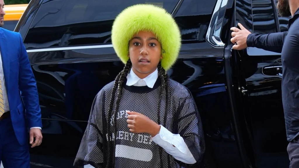 Filha de Kim Kardashian, North West, 12, estreia na música com gravadora de Ye