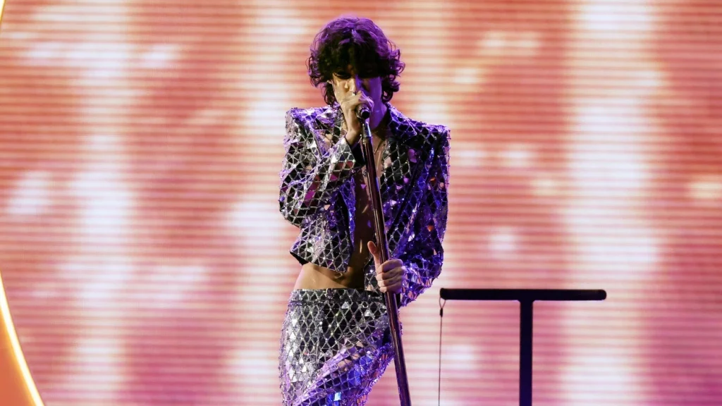 Sombr estreia no faroeste em Homewrecker agora Sombr estreia no faroeste em Homewrecker agora