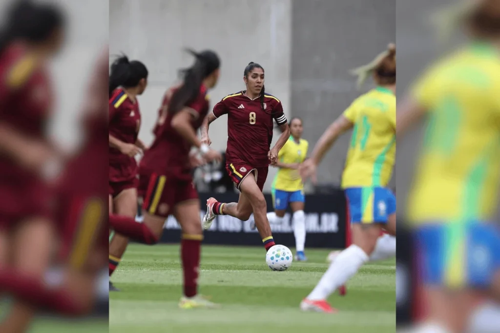 Jogo da Seleção Brasileira Feminina é interrompido por chuva e raios agora