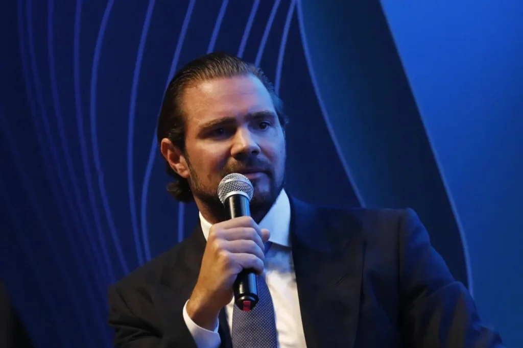 Vorcaro pode firmar delação premiada hoje após PF extrair dados de 8 celulares