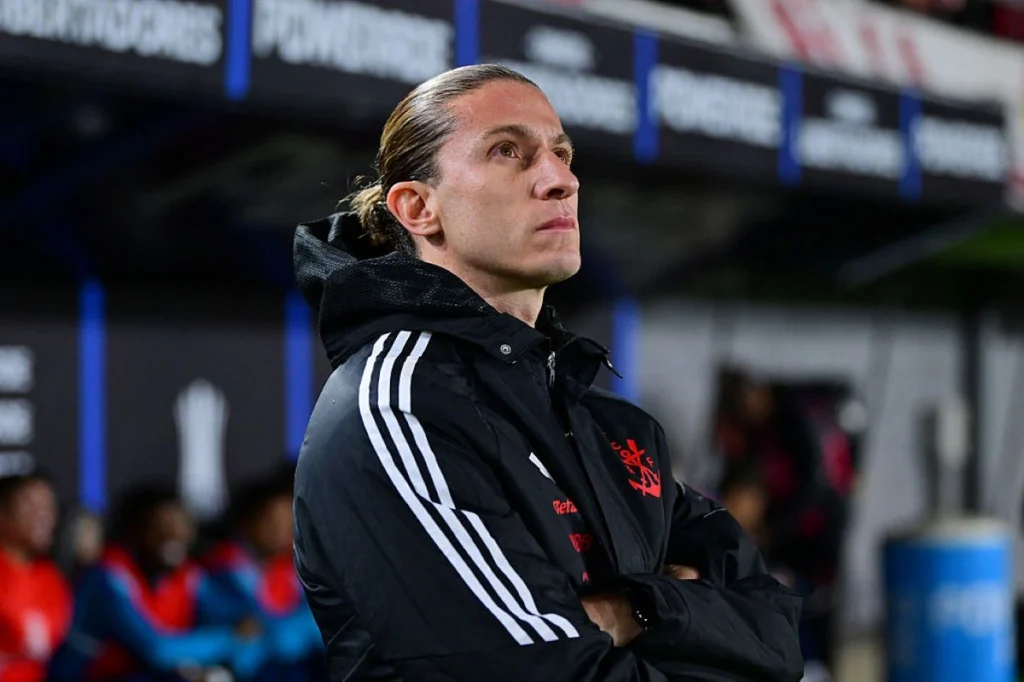 Filipe Luís deixa o Flamengo após 2 anos e 101 jogos como técnico